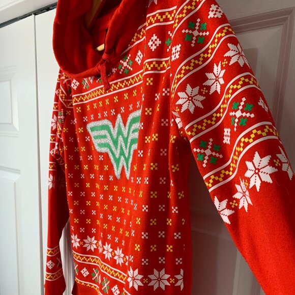 Women’s Wonder Woman Festive Red Hoodie – Medium – 100% Polyester - Picture 4 of 11